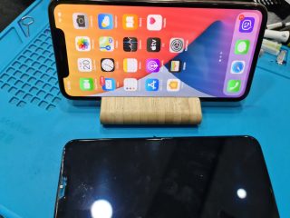 Zamena ekrana iphone 11 pro max